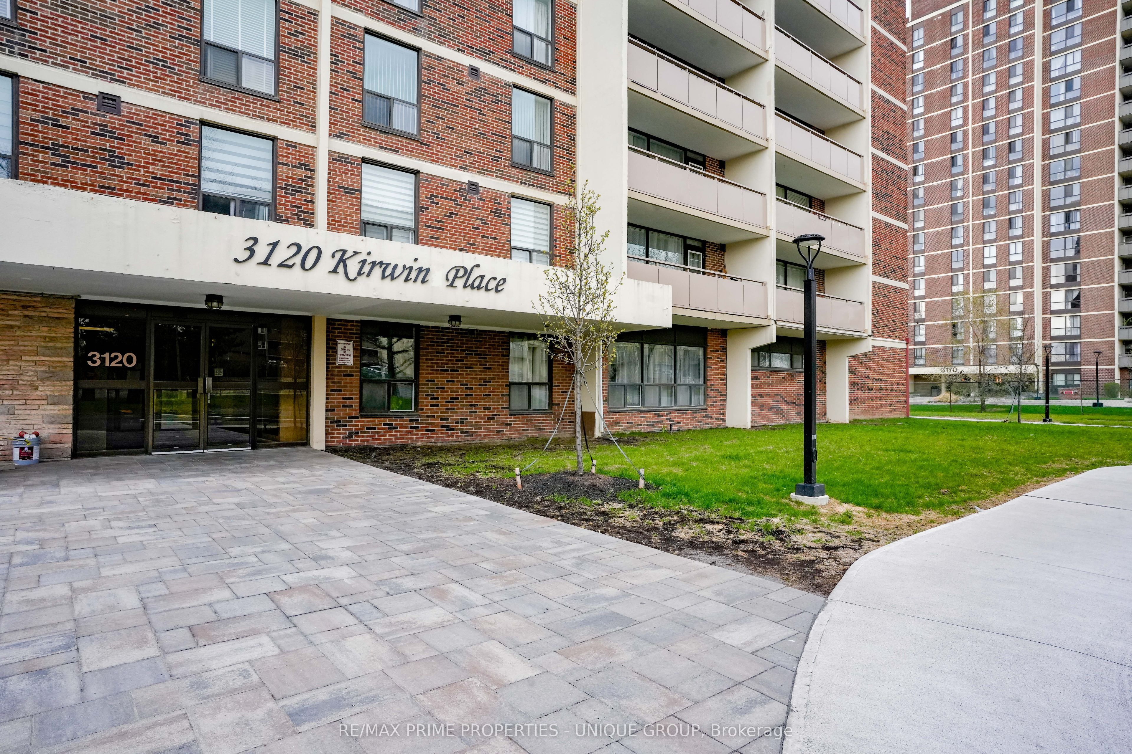 #807 - 3120 Kirwin Avenue, Mississauga, ON L5A 3R2