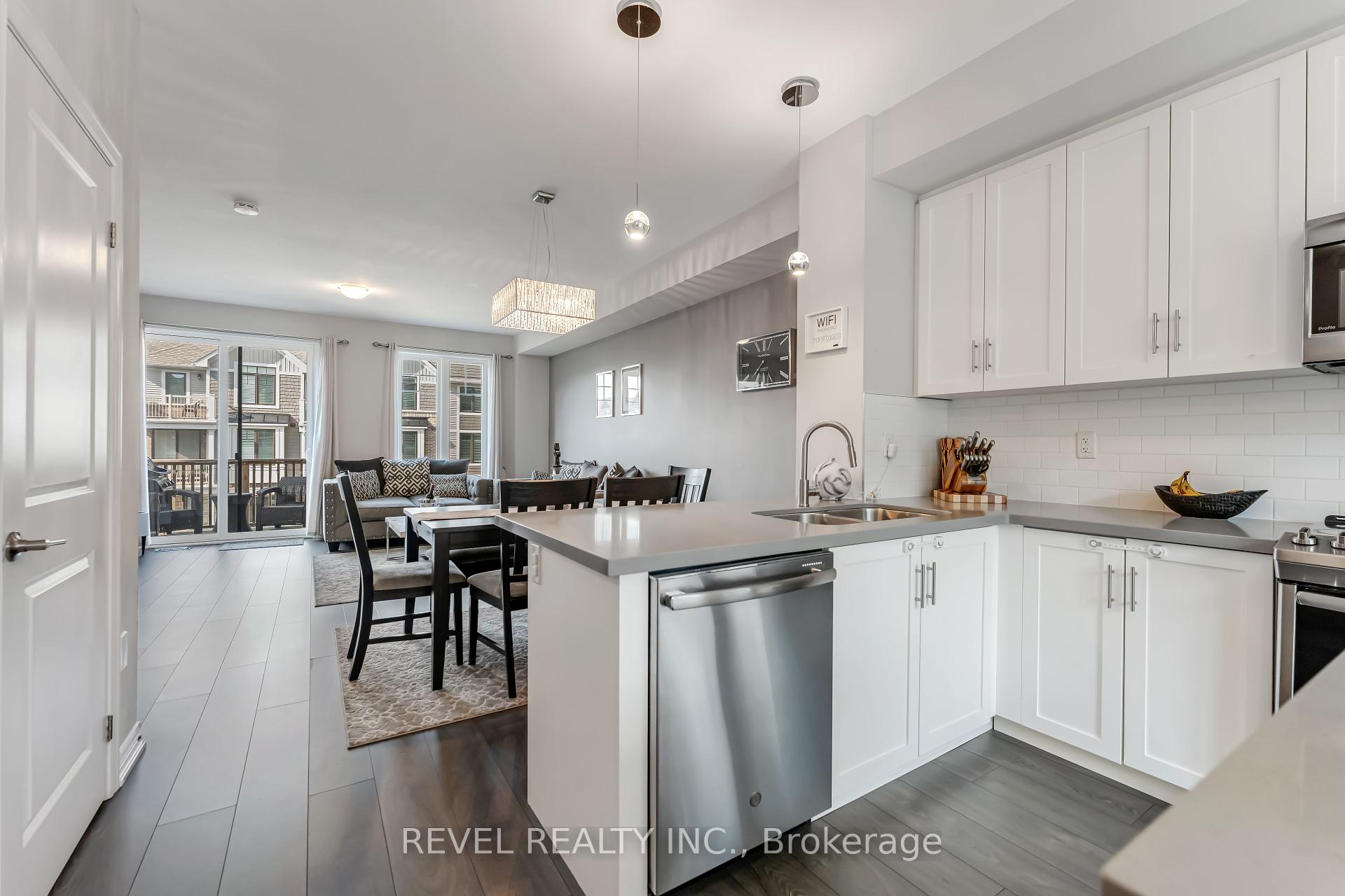 3 Bedrooms Condo at 288 Glover, Hamilton For sale