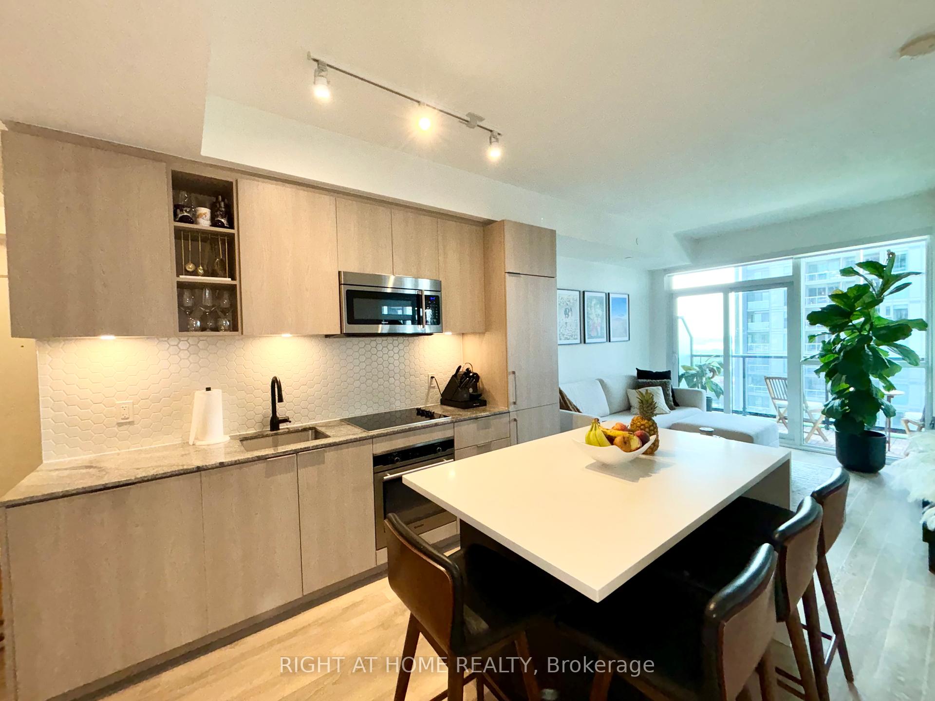 2 Bedrooms Condo at 50 Ordnance, Toronto For sale