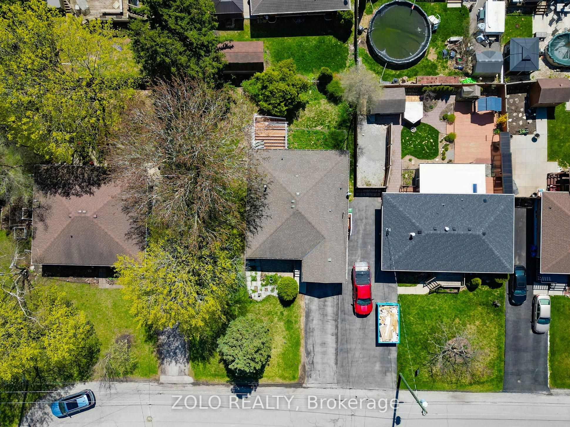 215 Mackenzie Crescent