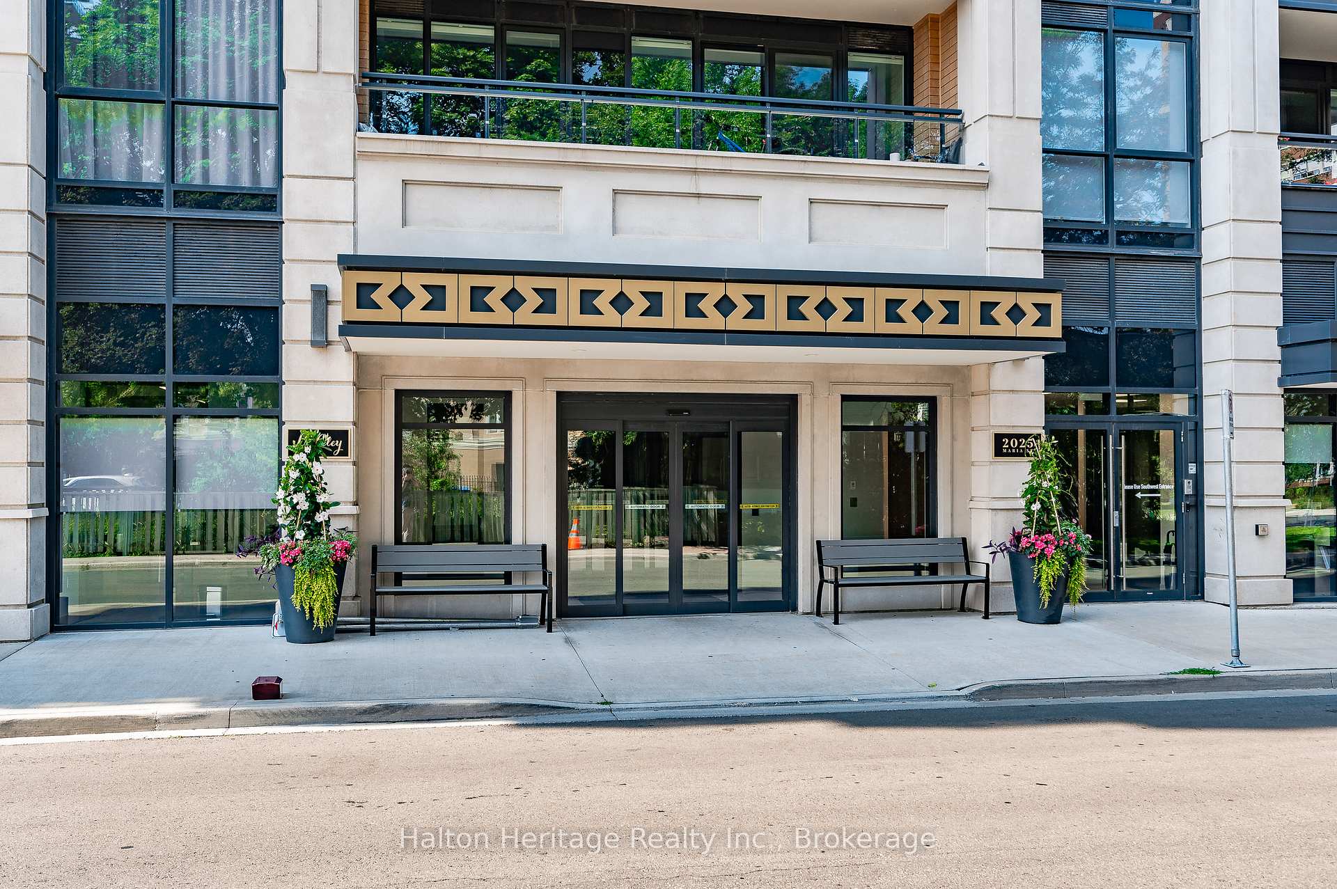 1 Bedroom Condo at 2025 Maria, Burlington For sale