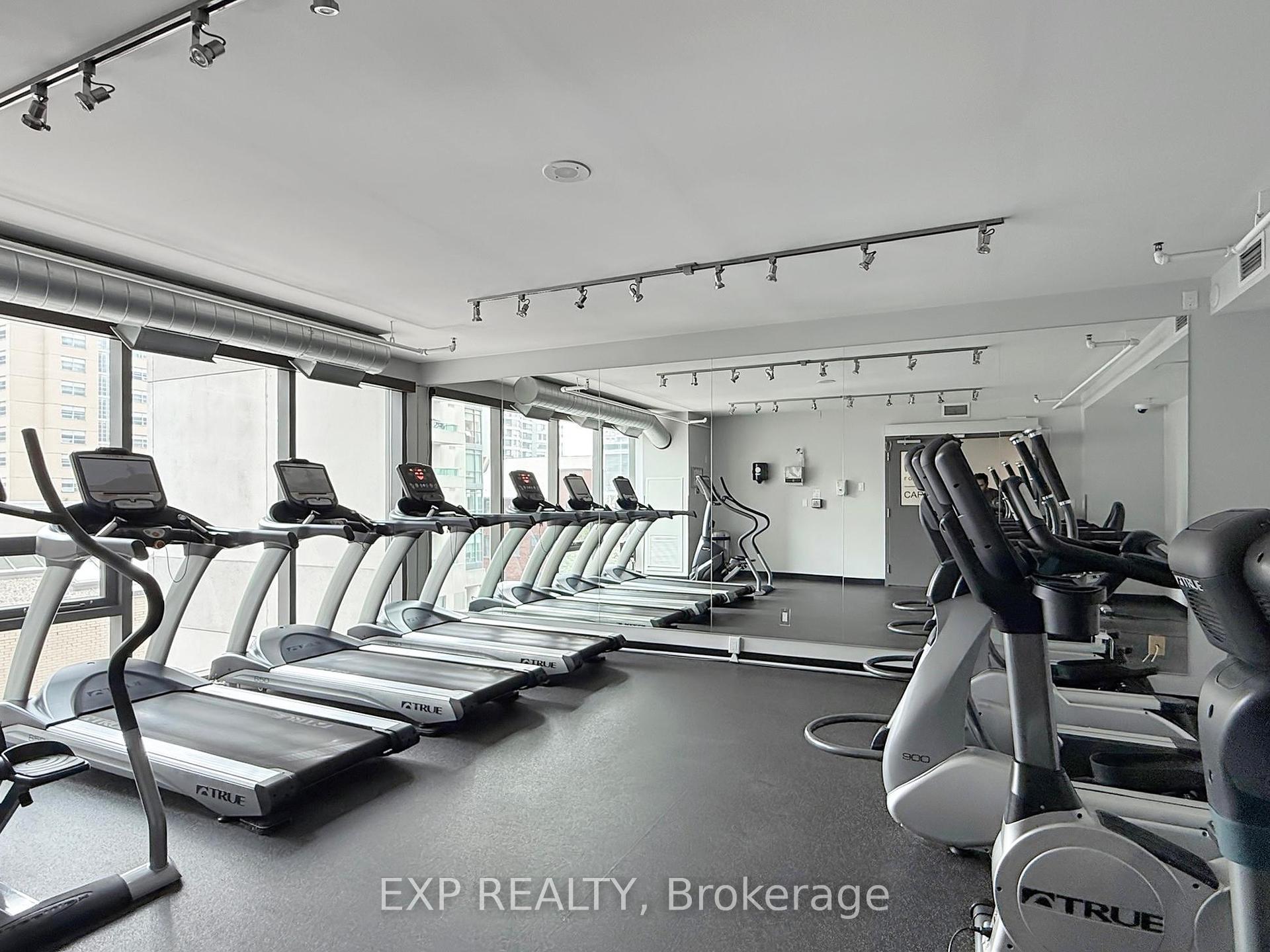 2 Bedrooms Condo at 285 Mutual, Toronto For sale