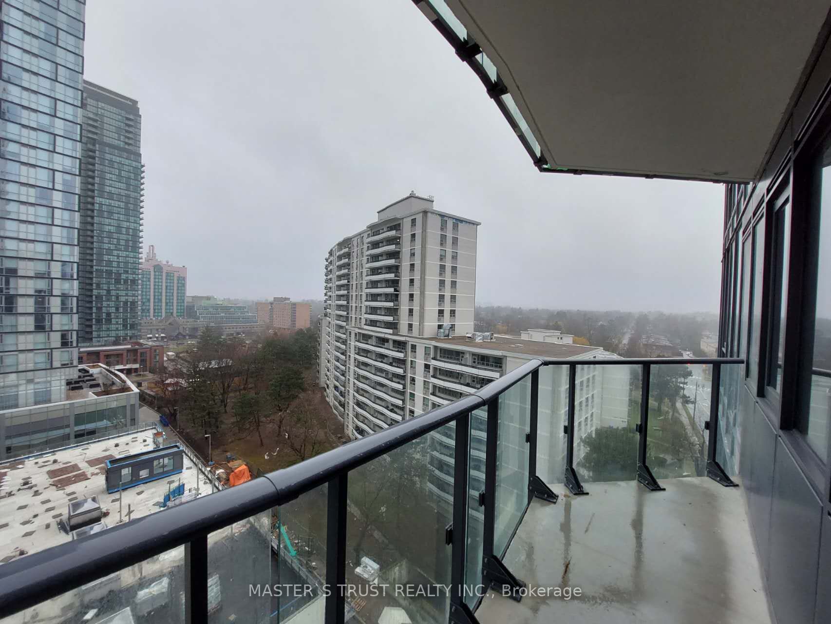 15 Ellerslie Avenue, #904