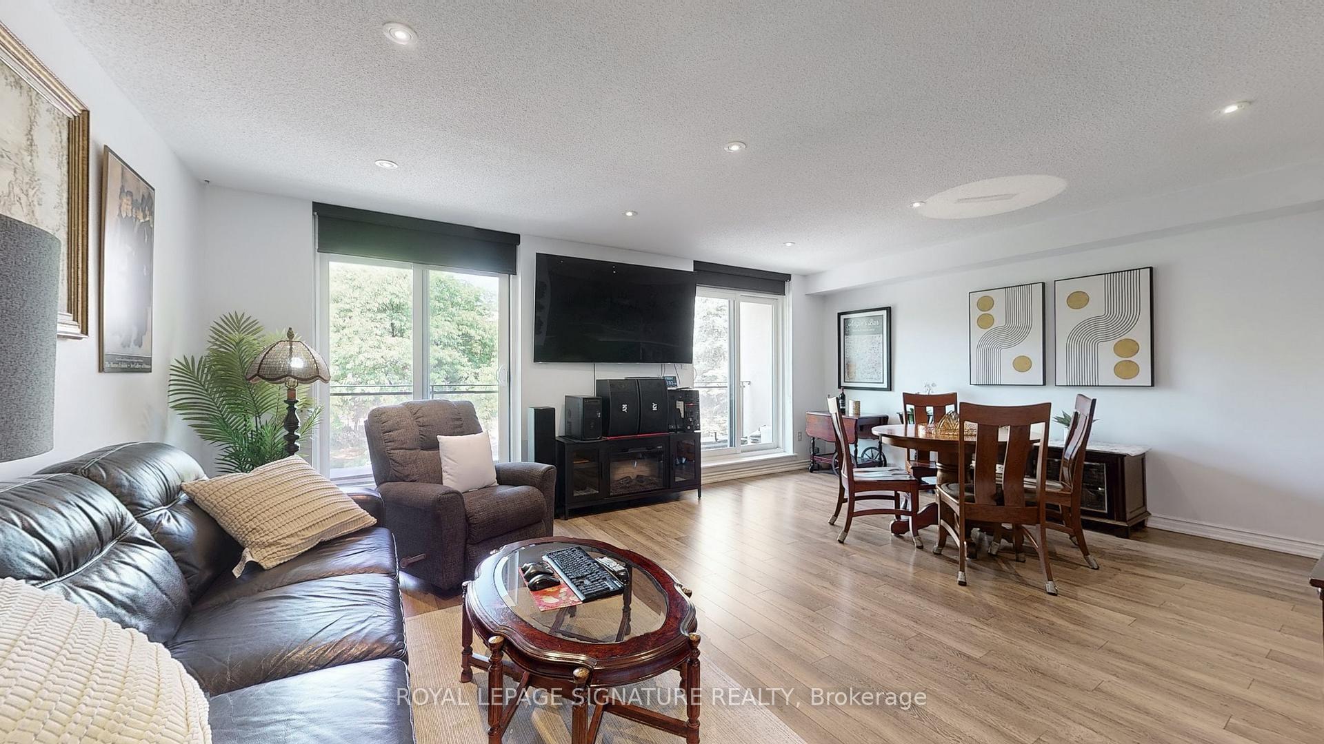 4 Bedrooms Condo at 20 Moonstone, Toronto For sale