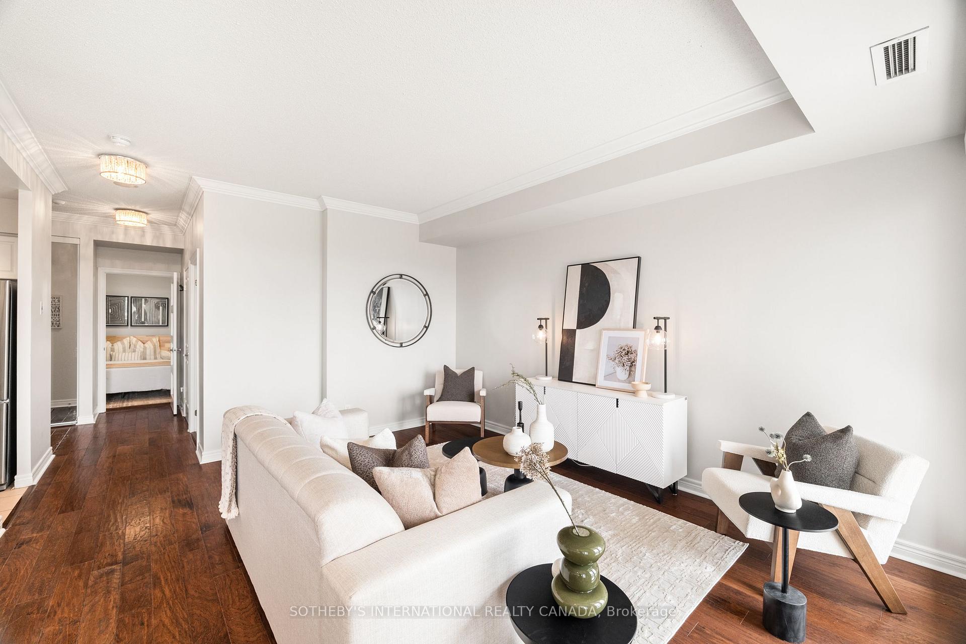 2 Bedrooms Condo at 40 Old Mill, Oakville For sale