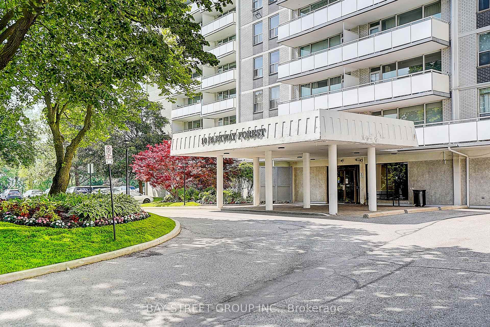 2 Bedrooms Condo at 10 Parkway Forest, Toronto For sale