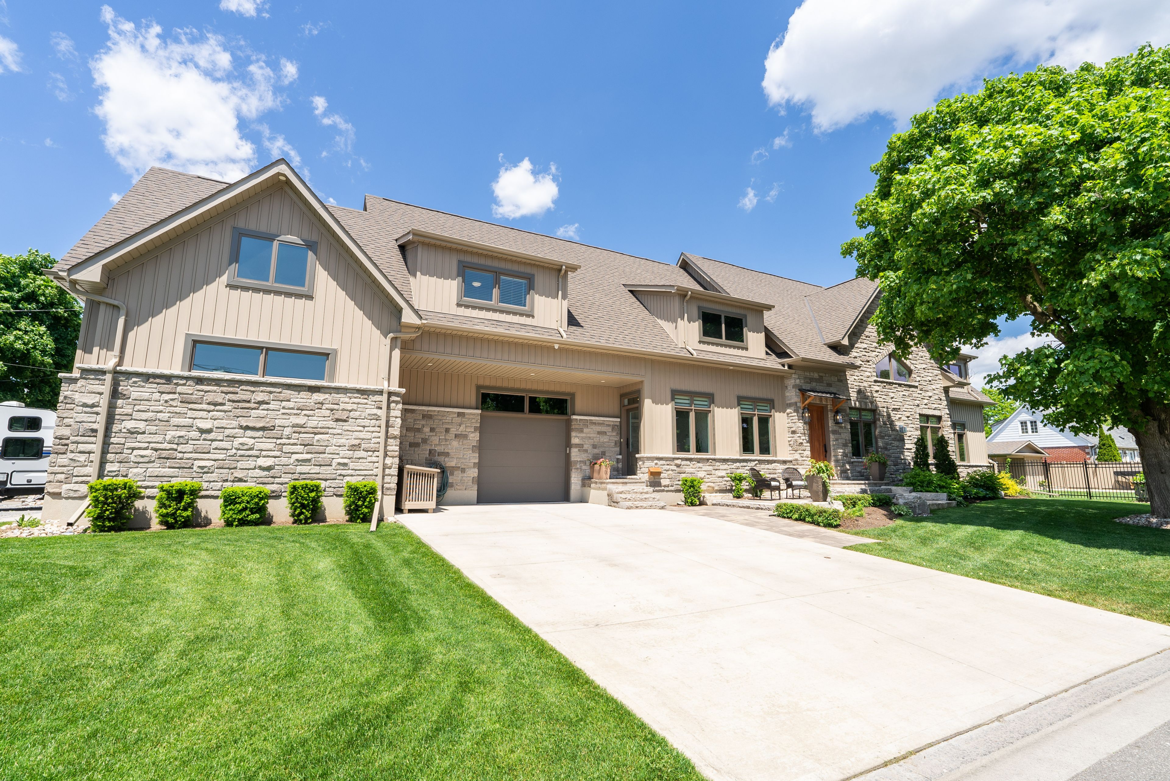 20 Eastwood Avenue Oshawa Ontario L1G 3Y6
