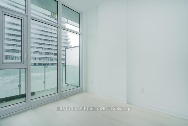 2 Bedrooms Condo at 3900 Confederation, Mississauga For sale