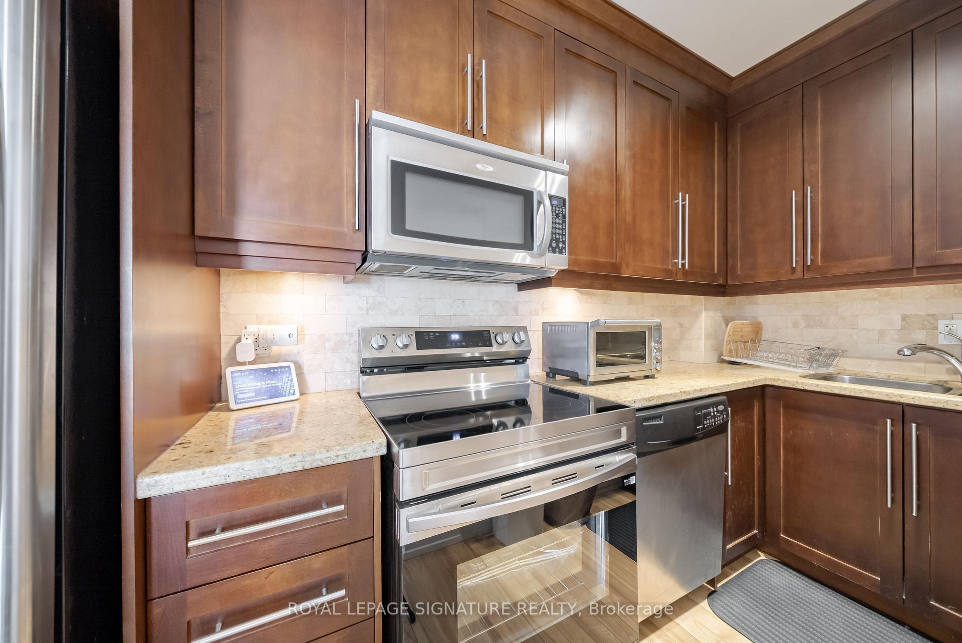 2 Bedrooms Condo at 473 Dupont, Toronto For sale