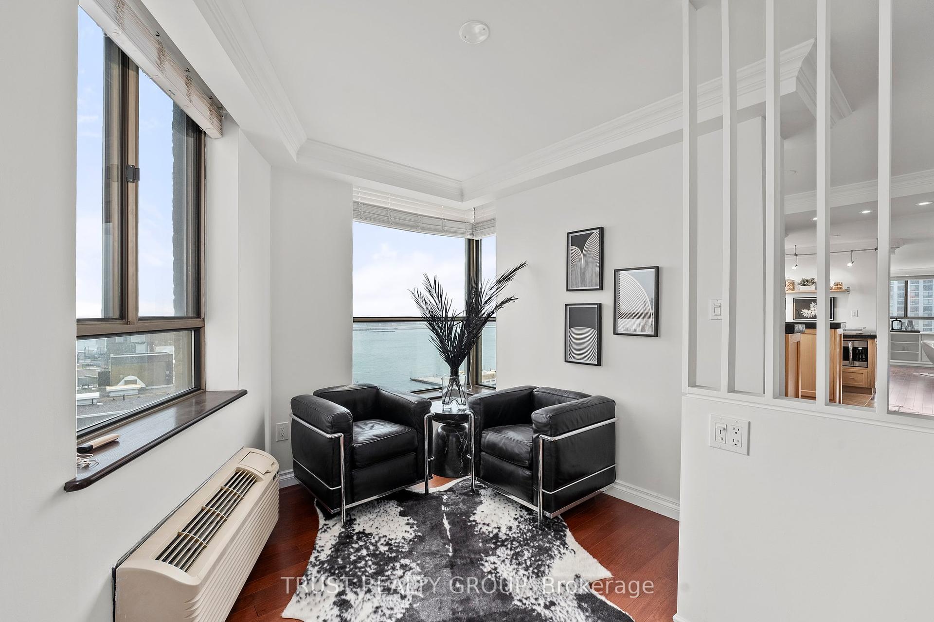 2 Bedrooms Condo at 270 Queens, Toronto For sale