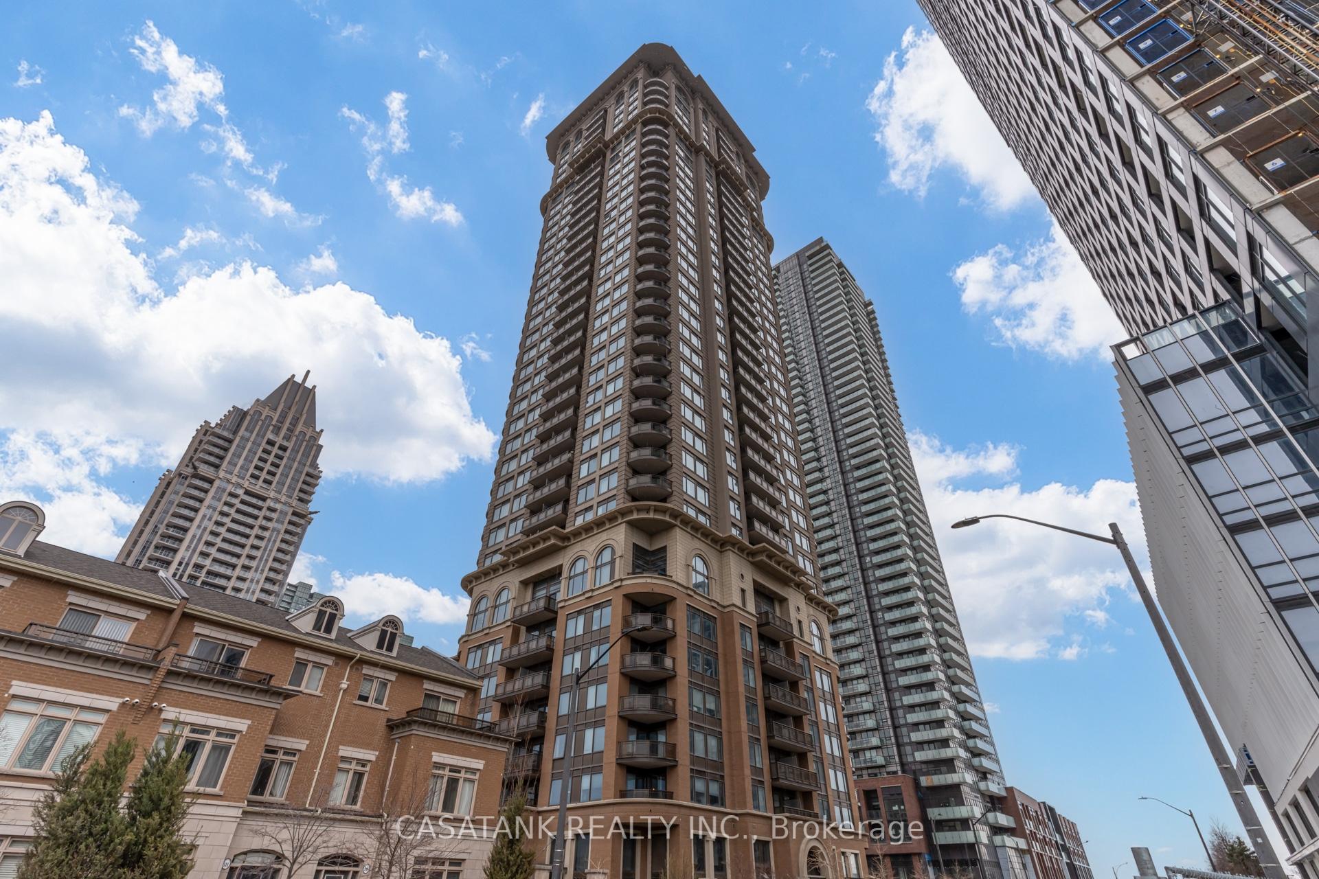 3 Bedrooms Condo at 385 Prince Of Wales, Mississauga For sale
