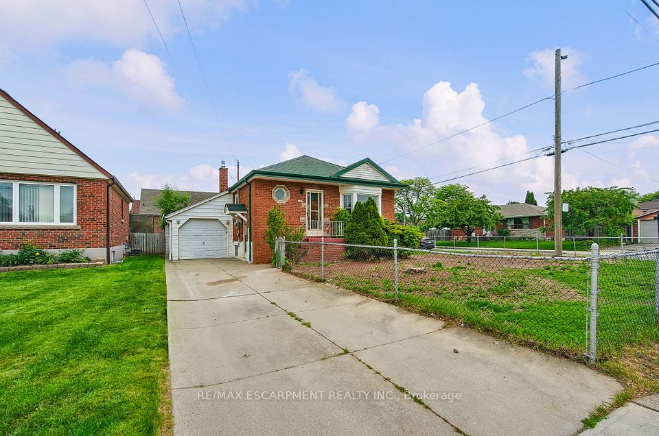 287 Montrose