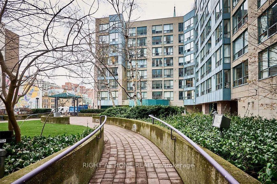 2 Bedrooms Condo at 92 King, Toronto For sale