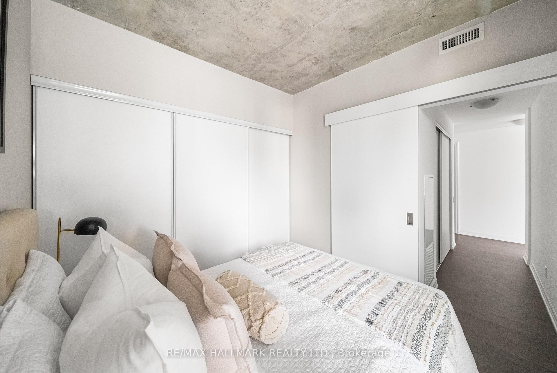 2 Bedrooms Condo at 88 Blue Jays, Toronto For sale
