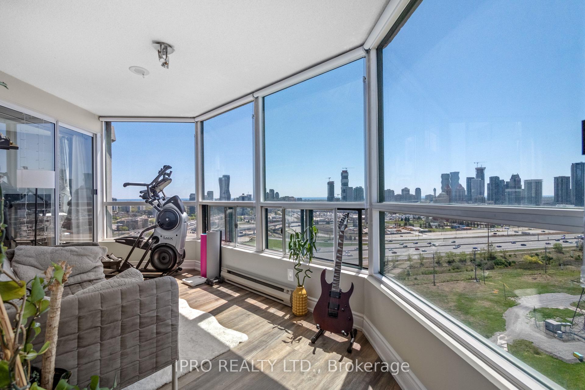 3 Bedrooms Condo at 4460 Tucana, Mississauga For sale
