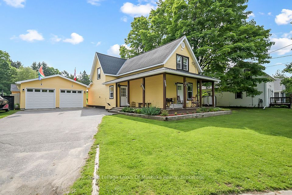 213 Woodchester Avenue, Bracebridge, ON P1L 1H8