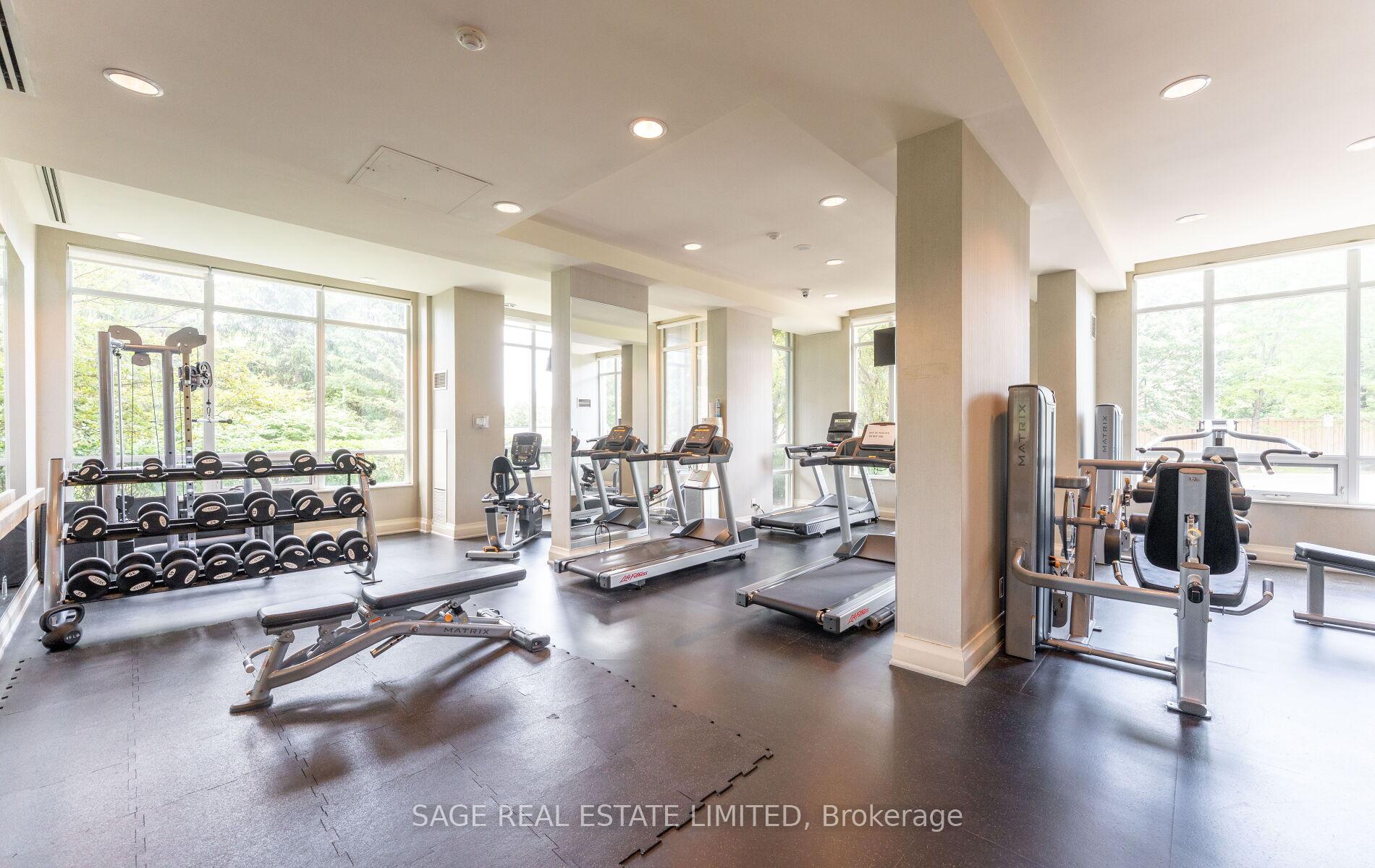 2 Bedrooms Condo at 88 Promenade, Vaughan For sale