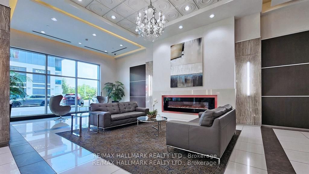 7161 Yonge Street, #2135