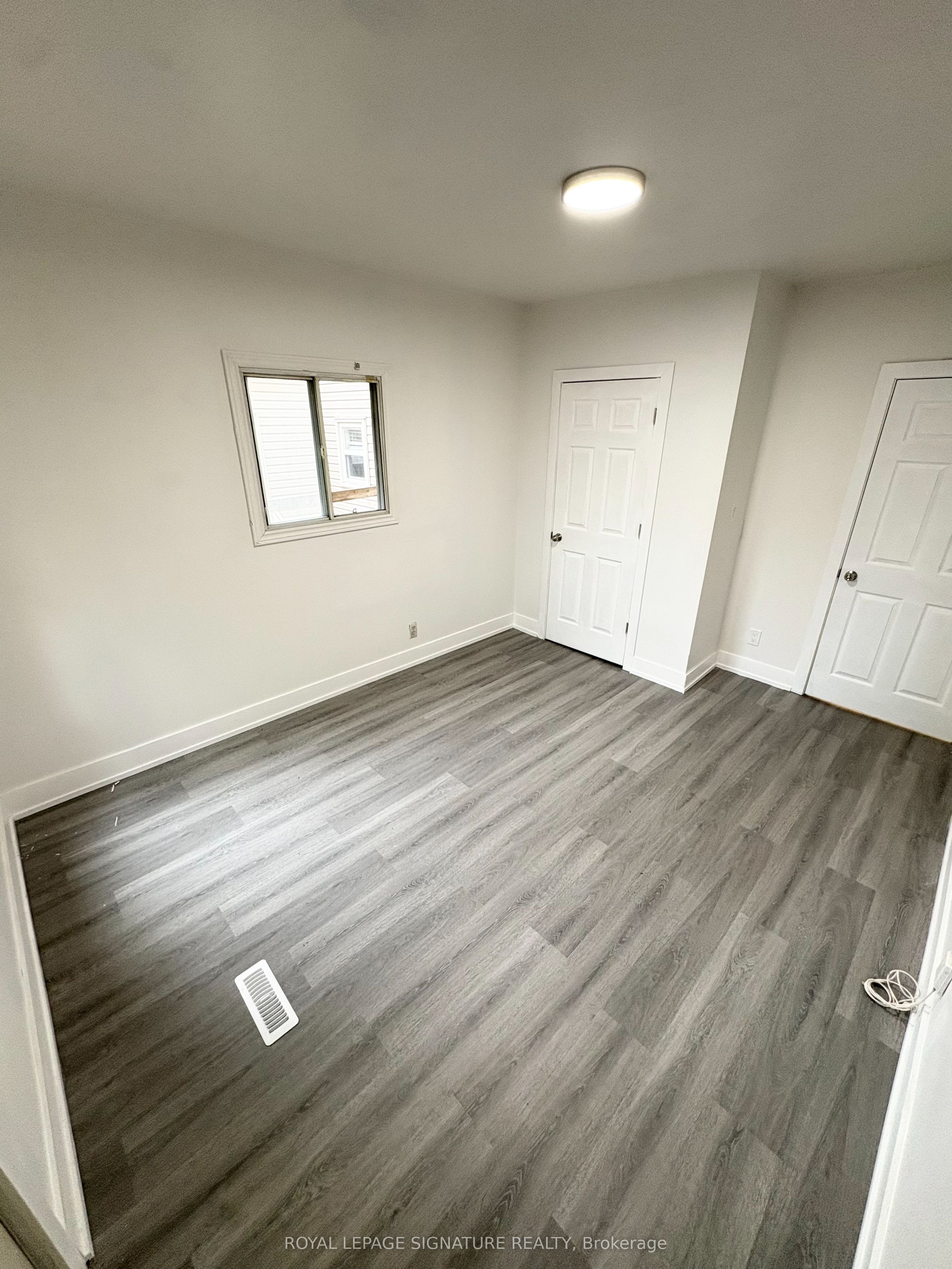 172 Coxwell Avenue, #Main