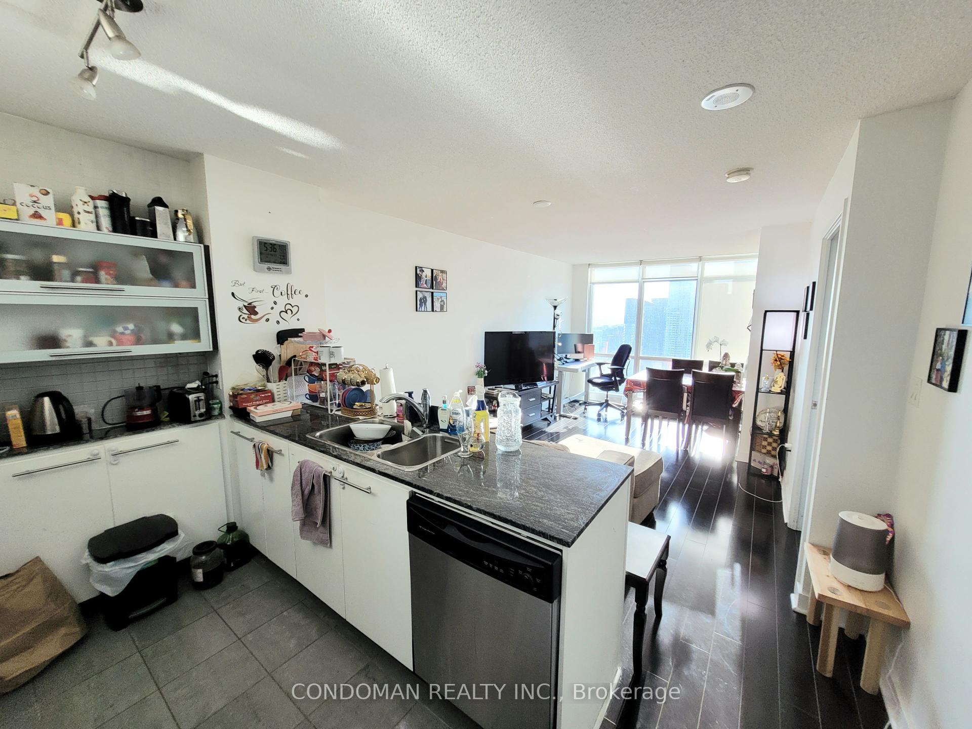 2 Bedrooms Condo at 11 Brunel, Toronto For sale