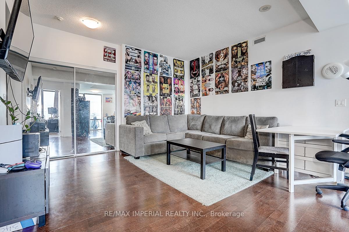 4 Bedrooms Condo at 832 Bay, Toronto For sale