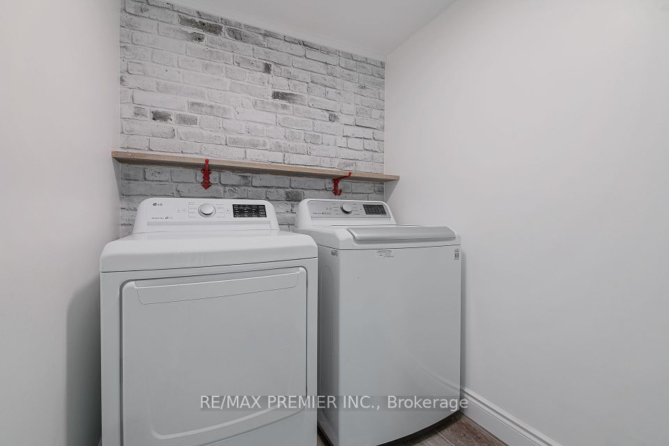 https://trreb-image.ampre.ca/7SnHOWsp-bUy91Cvey09oH_rxiR9d68PtQMrvYEYR0Y/rs:fit:960:960/wm:.5:so:0:50:.4/wmsh:10/wmt:PHNwYW4gZm9yZWdyb3VuZD0nd2hpdGUnIGZvbnQ9JzY4Jz5SRS9NQVggUFJFTUlFUiBJTkMuLCBCcm9rZXJhZ2U8L3NwYW4-/L3RycmViL2xpc3RpbmdzLzQwLzkwLzA3LzU5L3AvOTM0ZWJmODYtNThmMC00YTVkLWE0NDQtMjE1YWZmNjEyZDg1LmpwZw.jpg