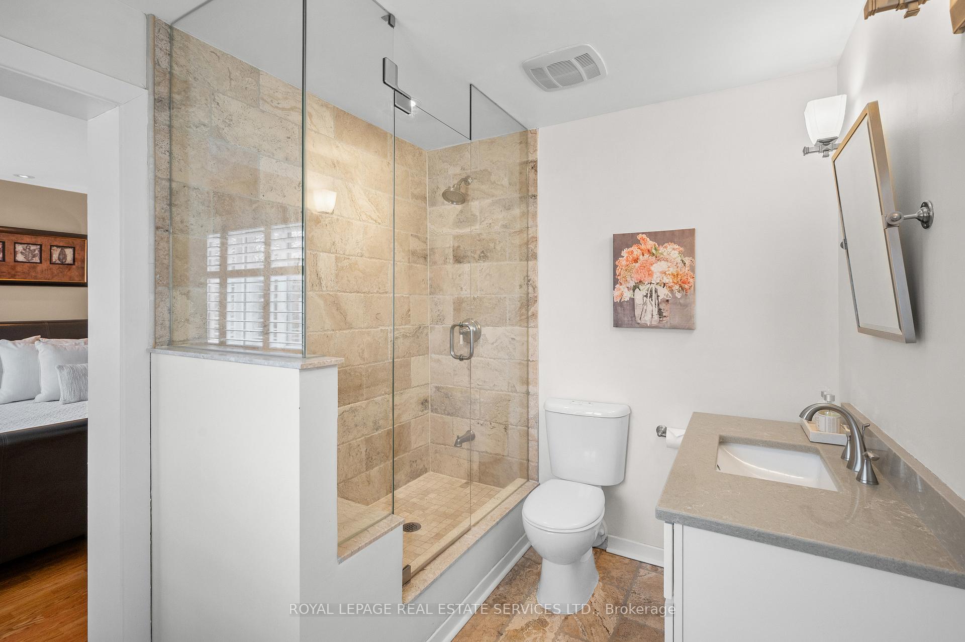 3 Bedrooms Condo at 2098 Marine,  Oakville For sale