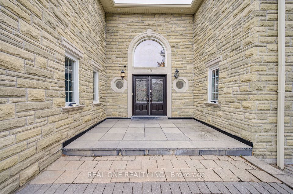 45 Glenayr Road, Richmond Hill, ON L4B 2V8