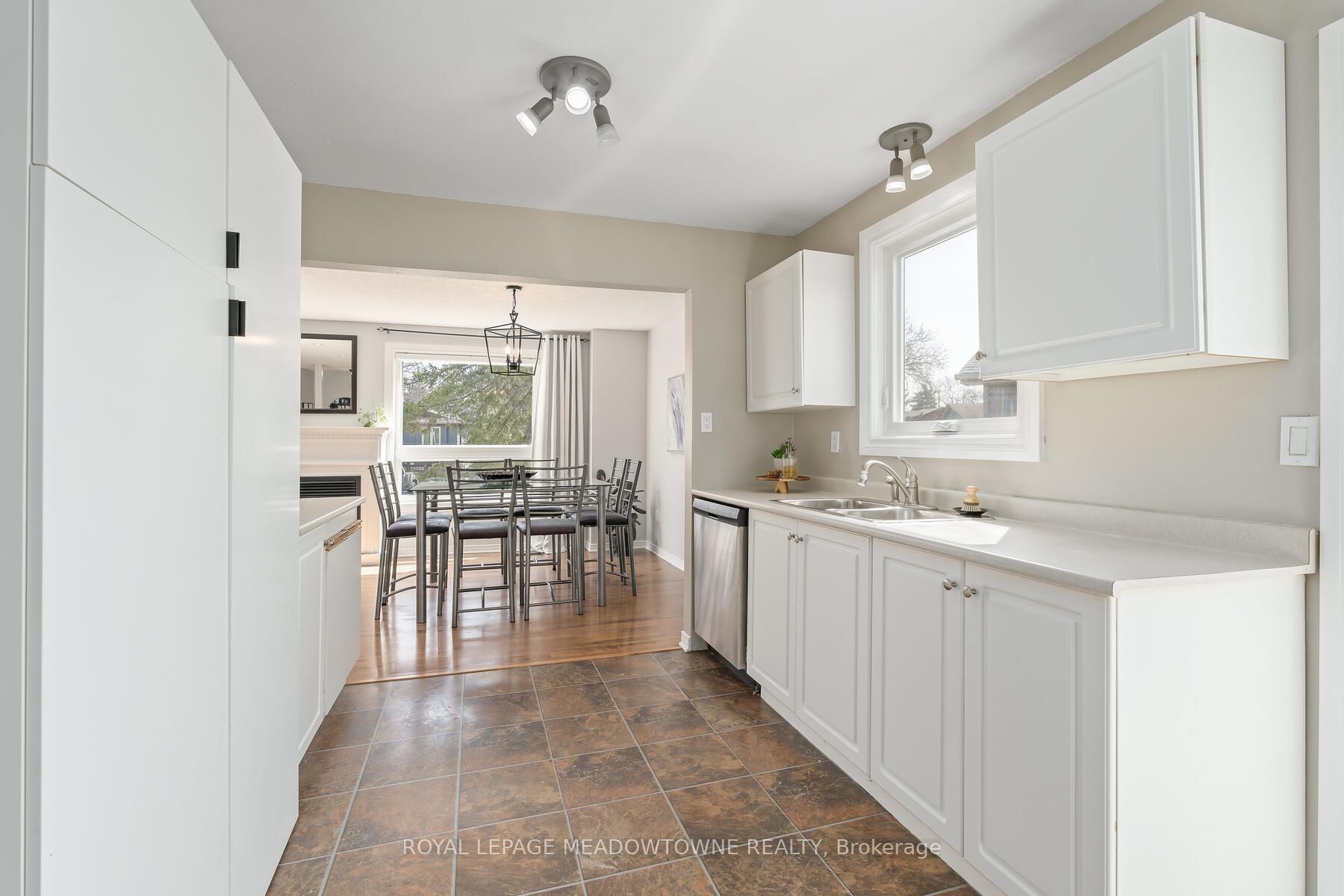 338 Whitehead Crescent