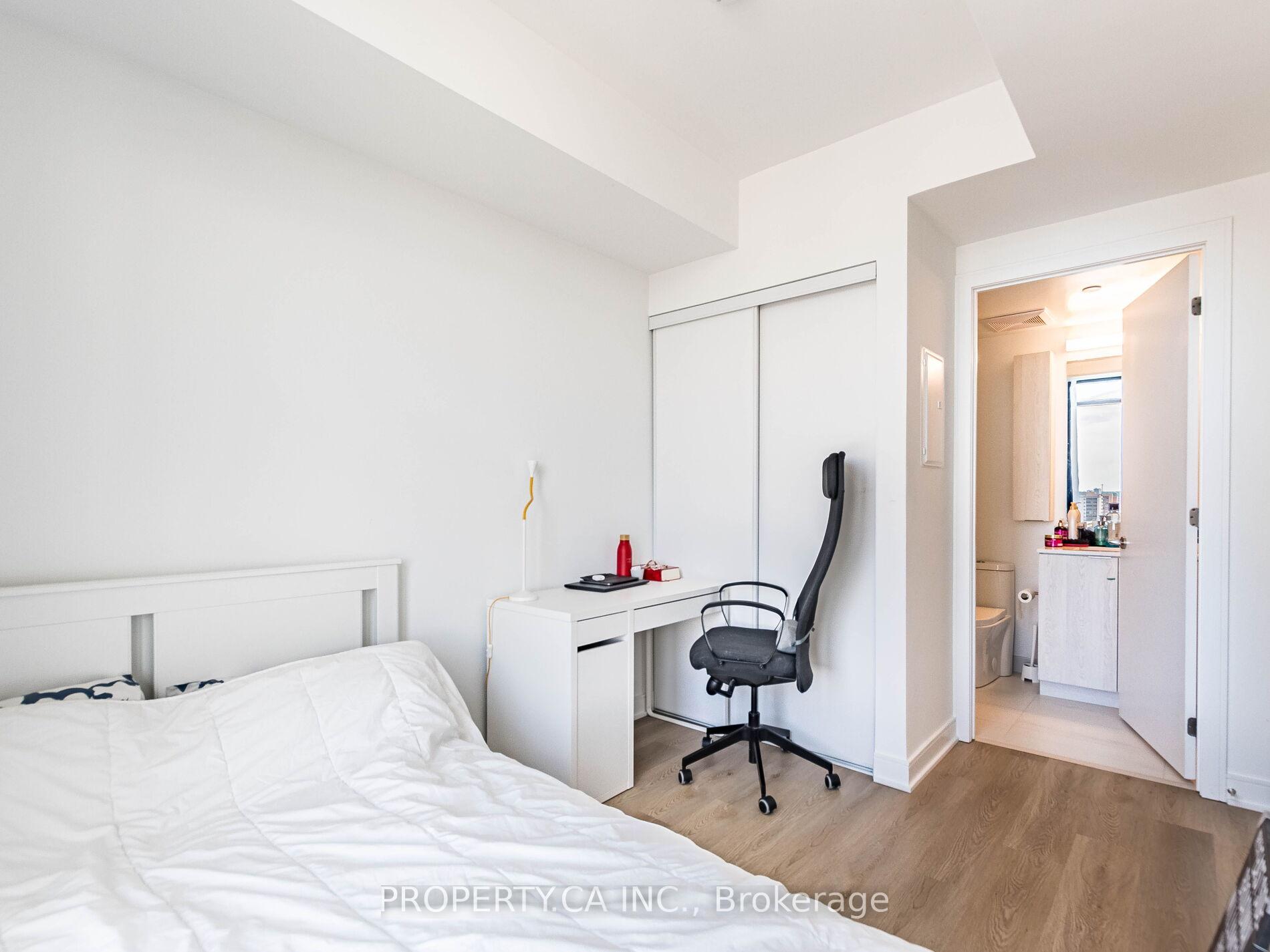 3 Bedrooms Condo at 86 Dundas, Mississauga For sale