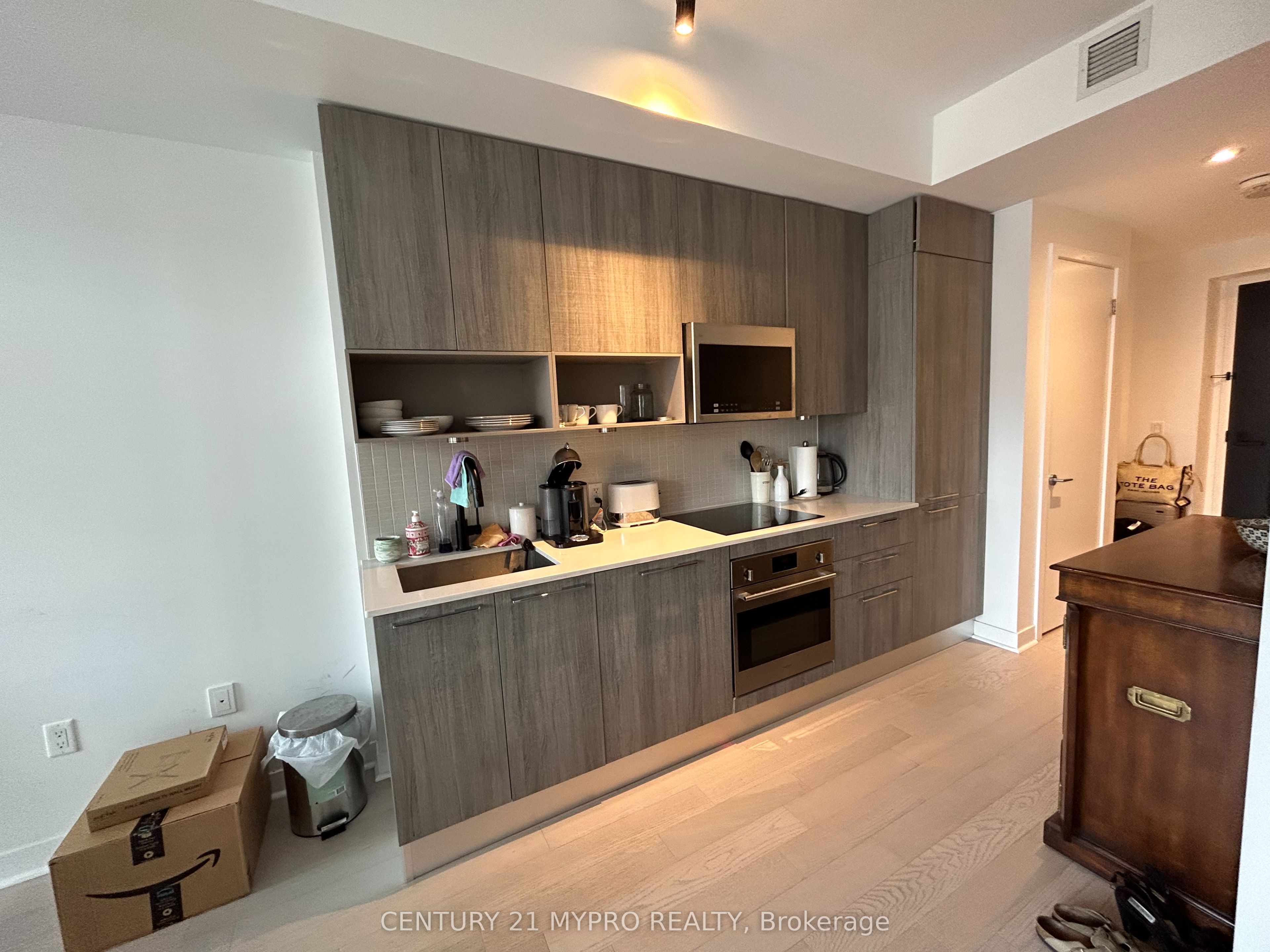 501 Adelaide Street W, #503
