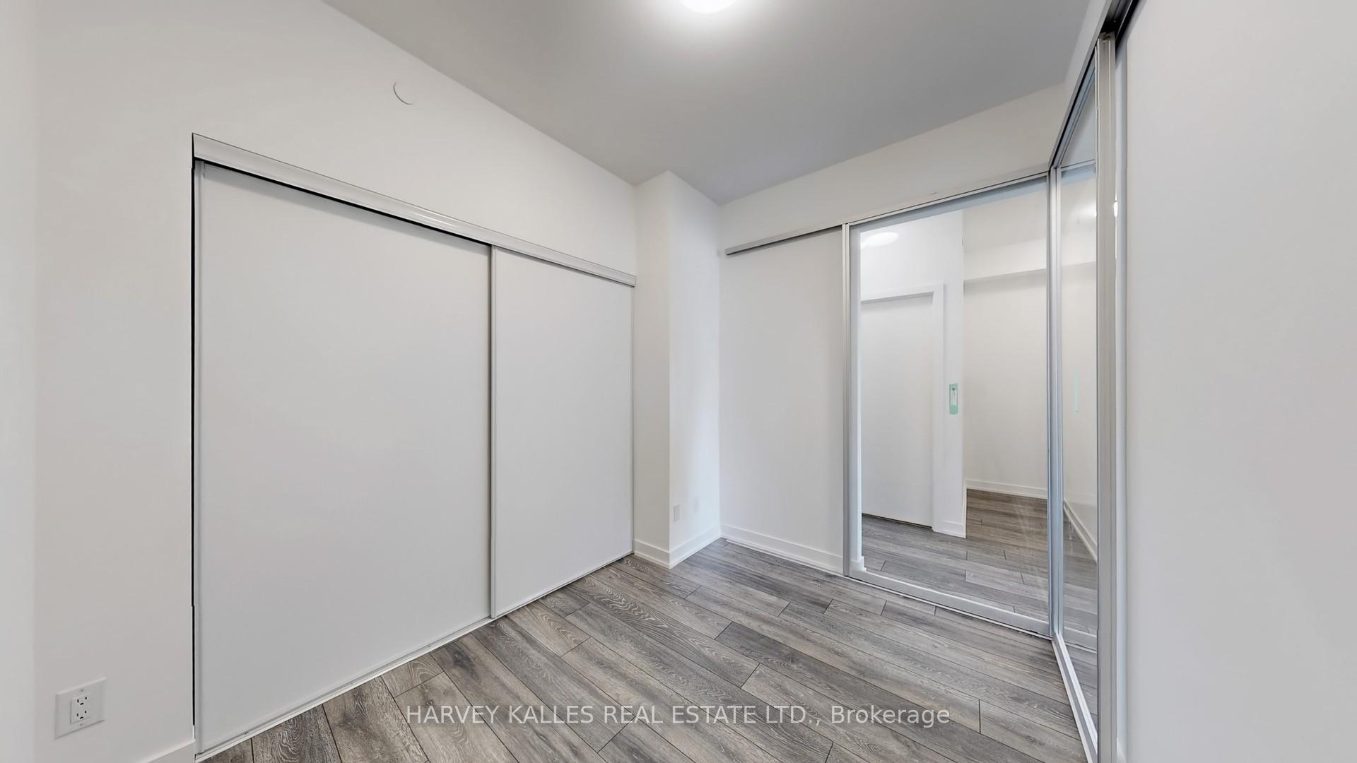 8888 Yonge Street 215