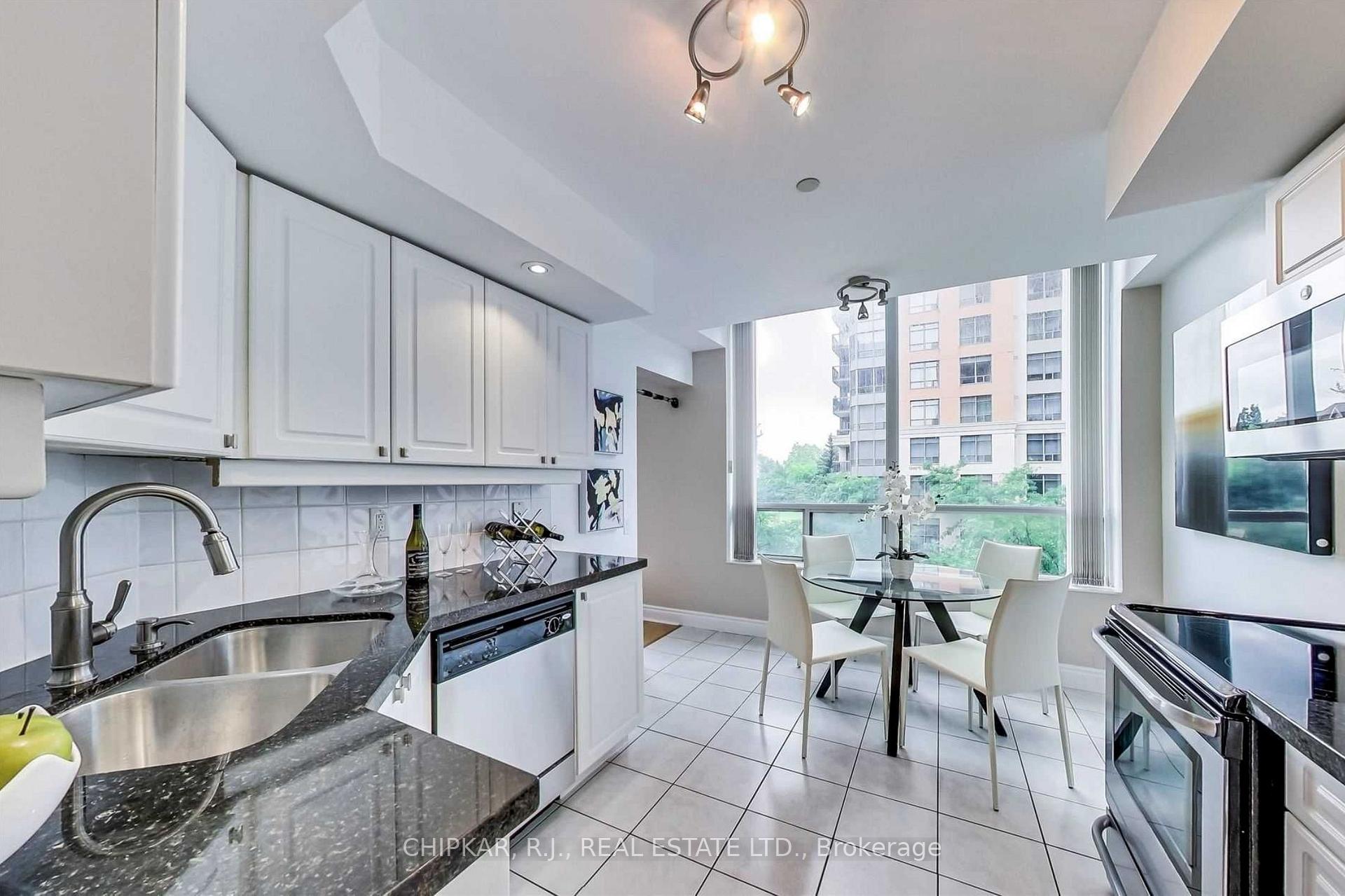 3 Bedrooms Condo at 15 Northtown,  Toronto For sale