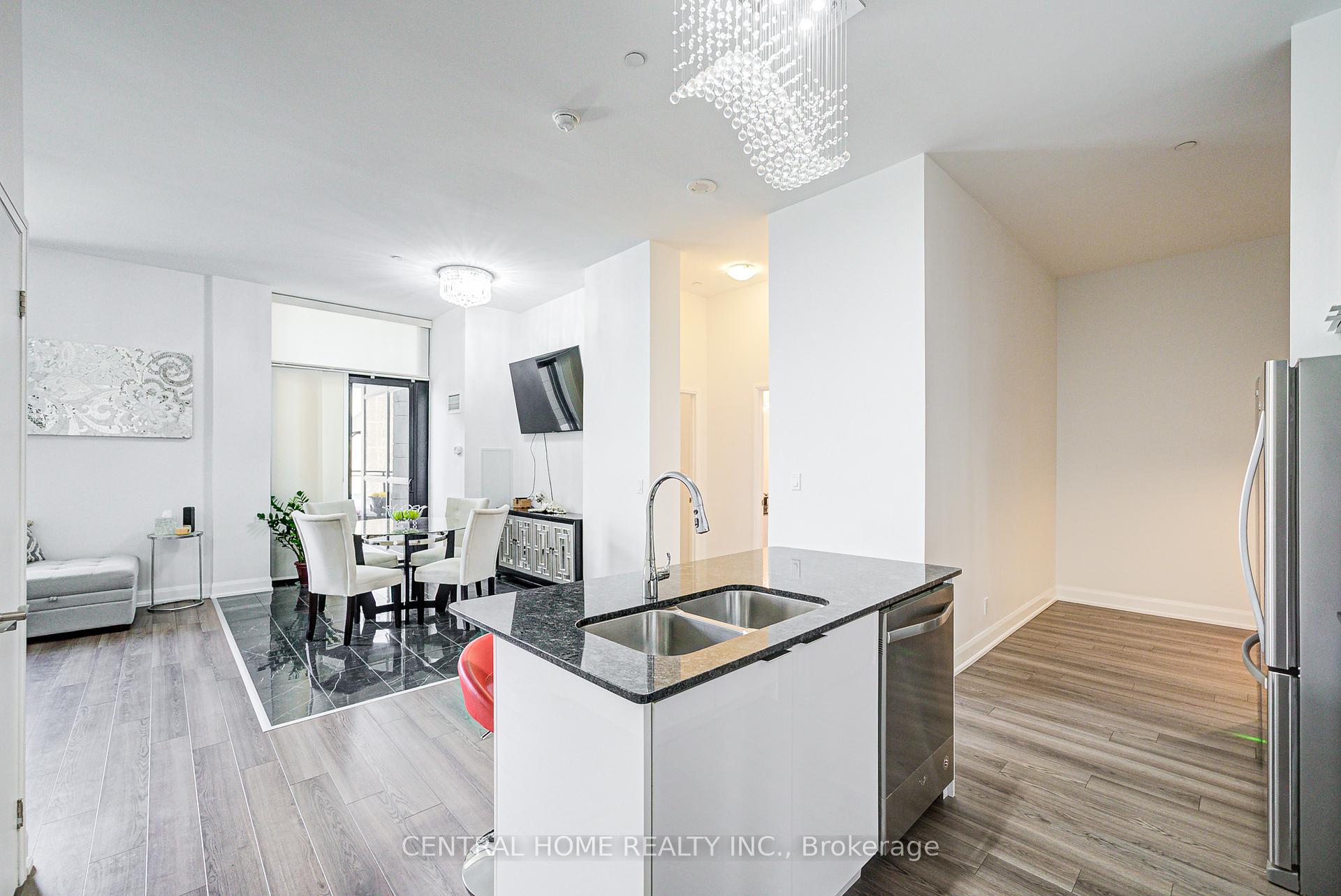 2 Bedrooms Condo at 2910 Highway 7, Vaughan For sale