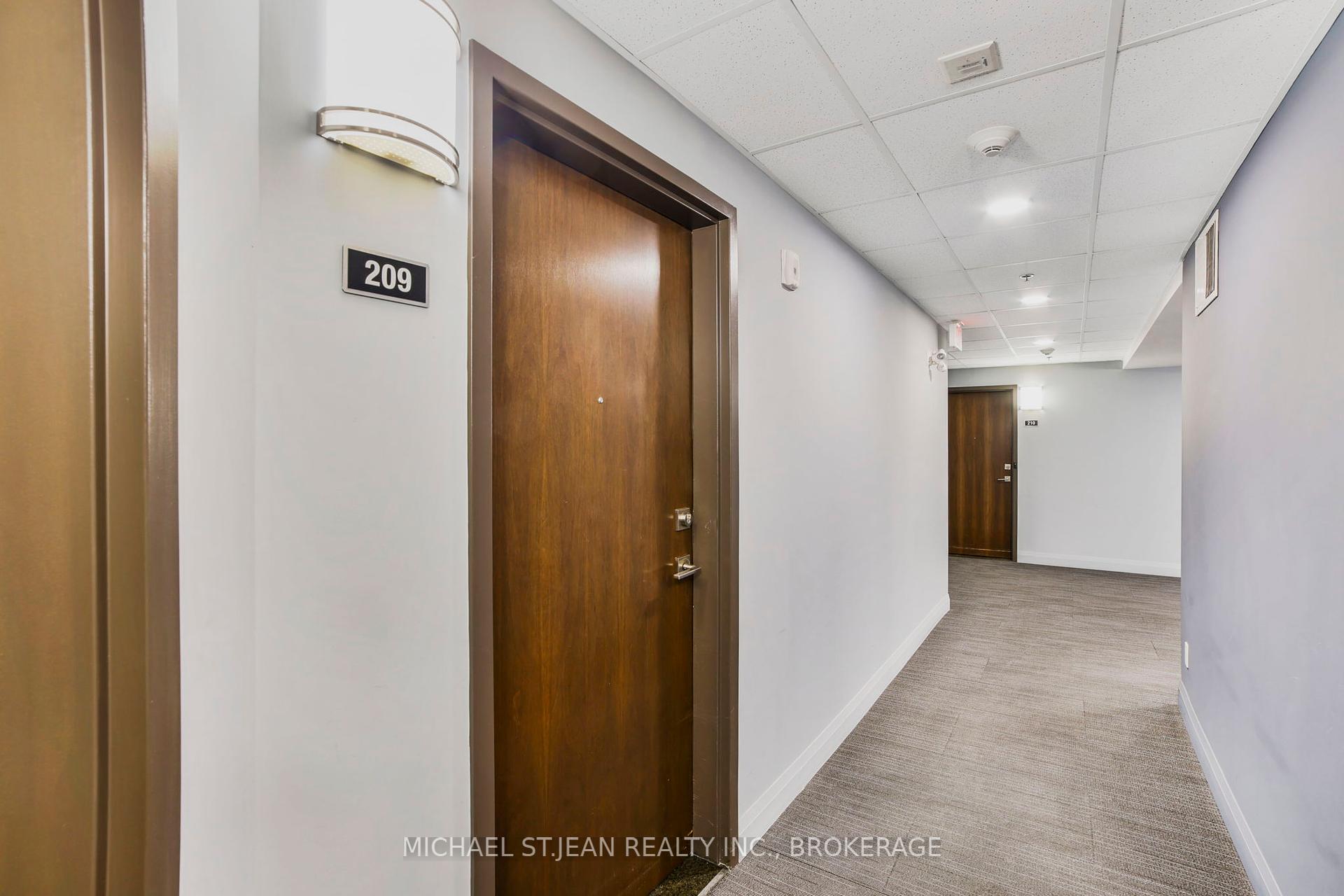 2 Bedrooms Condo at 319 Highway 8,  Hamilton For sale