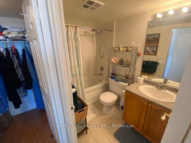 2 Bedrooms Condo at 23 Hollywood,  Toronto For sale