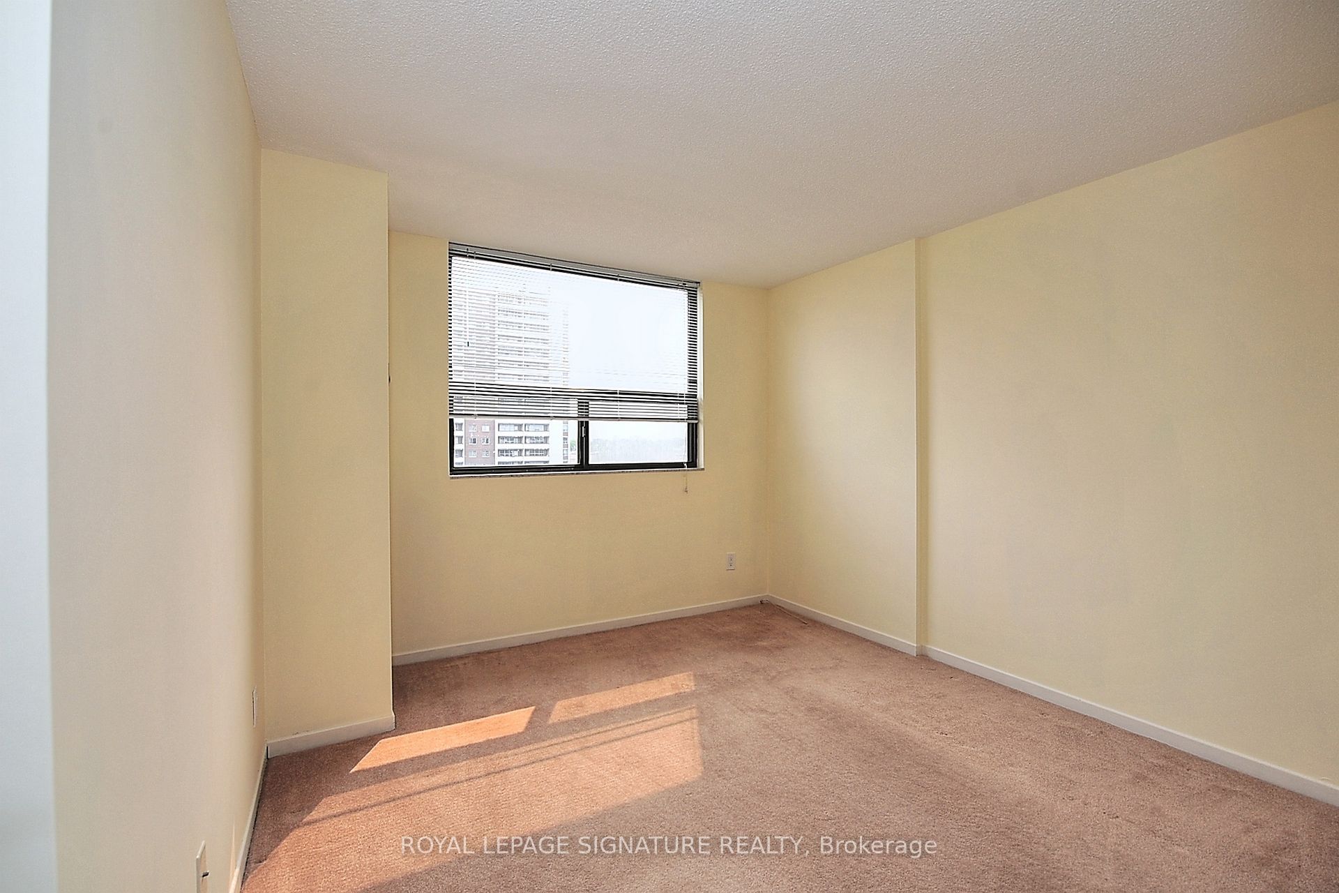 10 Tangreen Court, #702
