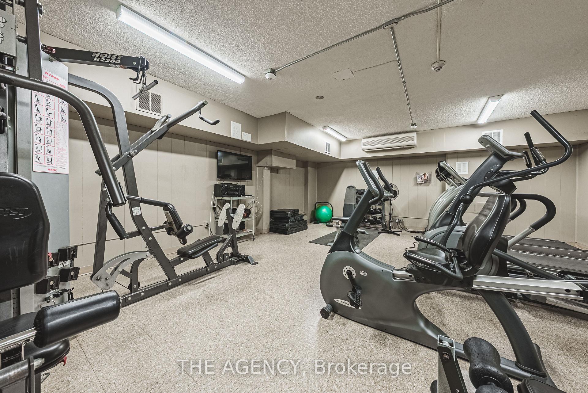 1 Bedroom Condo at 975 Warwick, Burlington For sale