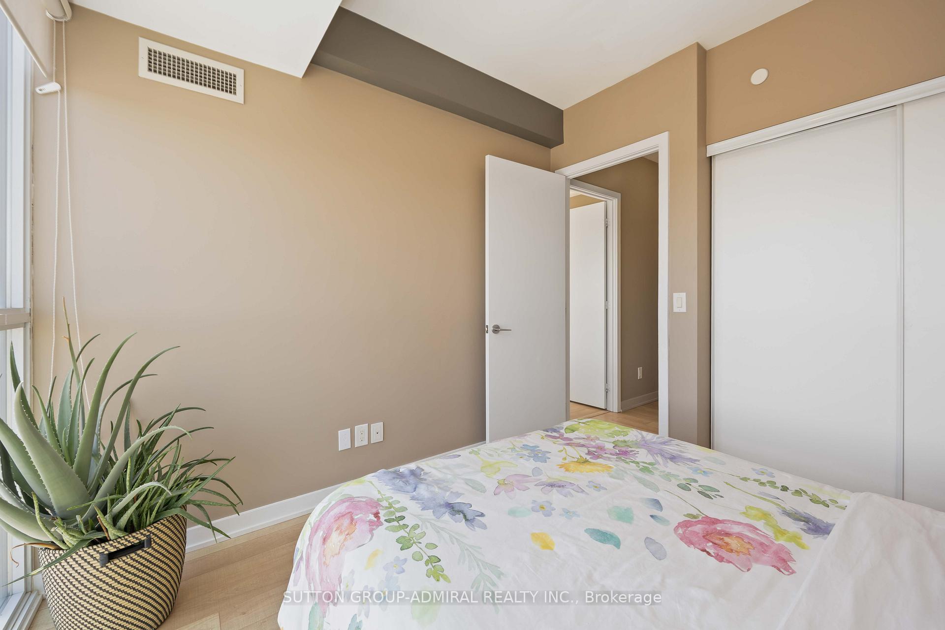 2 Bedrooms Condo at 16 MCADAM, Toronto For sale