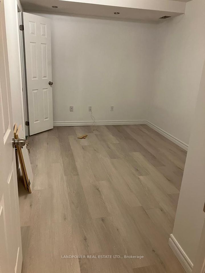 https://trreb-image.ampre.ca/7VEqU1sQjiv_czYH5C8oM1K3tTRQYKN9bnwjSwkhRf0/rs:fit:960:960/wm:.5:so:0:50:.4/wmsh:10/wmt:PHNwYW4gZm9yZWdyb3VuZD0nd2hpdGUnIGZvbnQ9JzY4Jz5MQU5EUE9XRVIgUkVBTCBFU1RBVEUgTFRELiwgQnJva2VyYWdlPC9zcGFuPg/L3RycmViL2xpc3RpbmdzLzI5Lzc1LzE0LzQ4L3AvODk5Nzc4M2QtMDQ2YS00YzdiLWJkYWUtYzliMDkwYzkwNDlmLmpwZWc.jpg