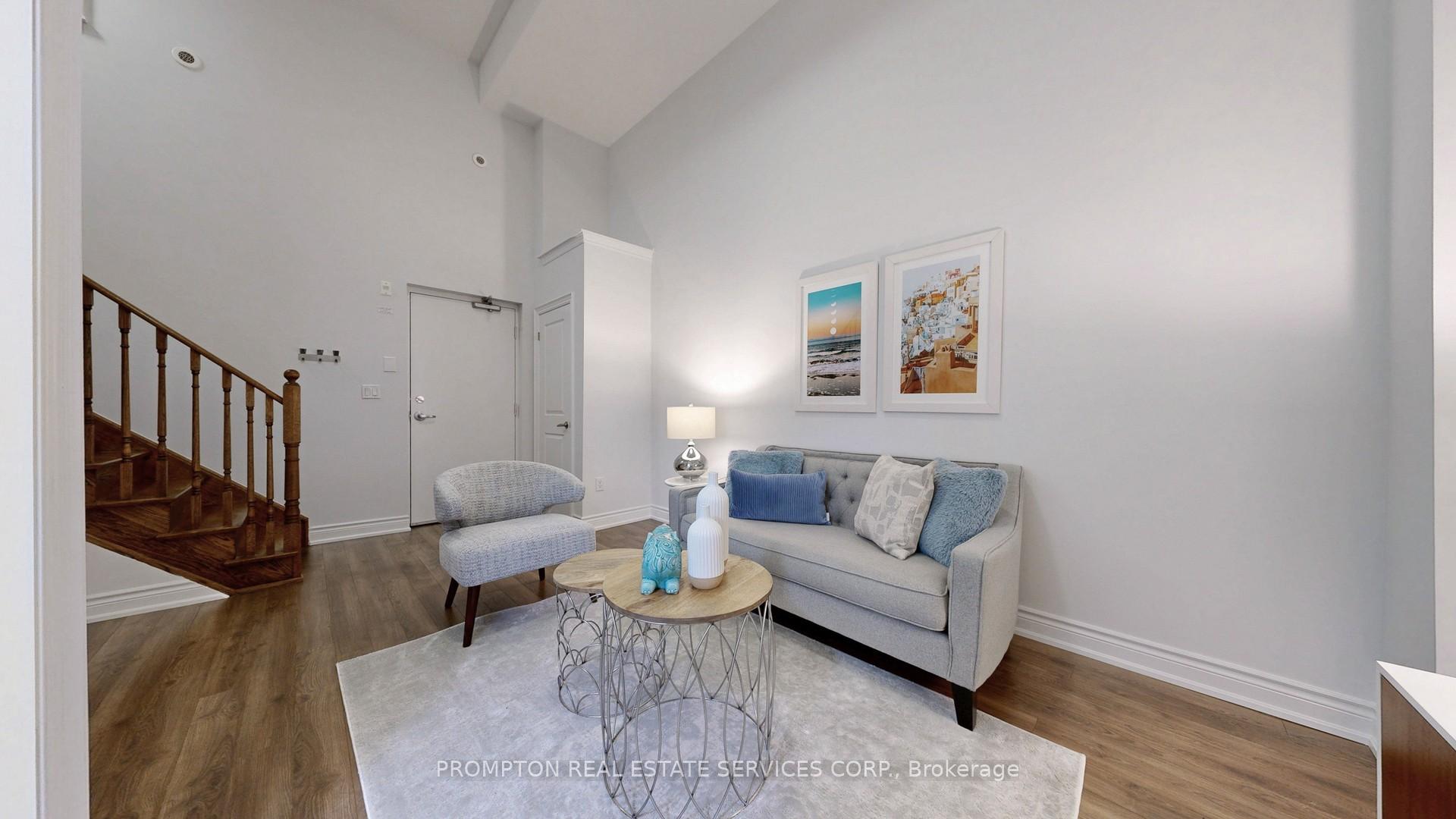 4 Bedrooms Condo at 30 Hargrave, Toronto For sale