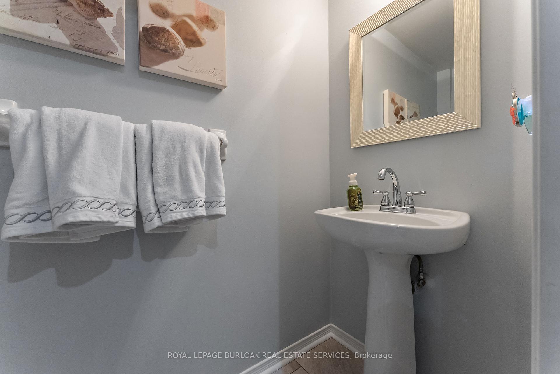 3 Bedrooms Condo at 2025 Cleaver, Burlington For sale