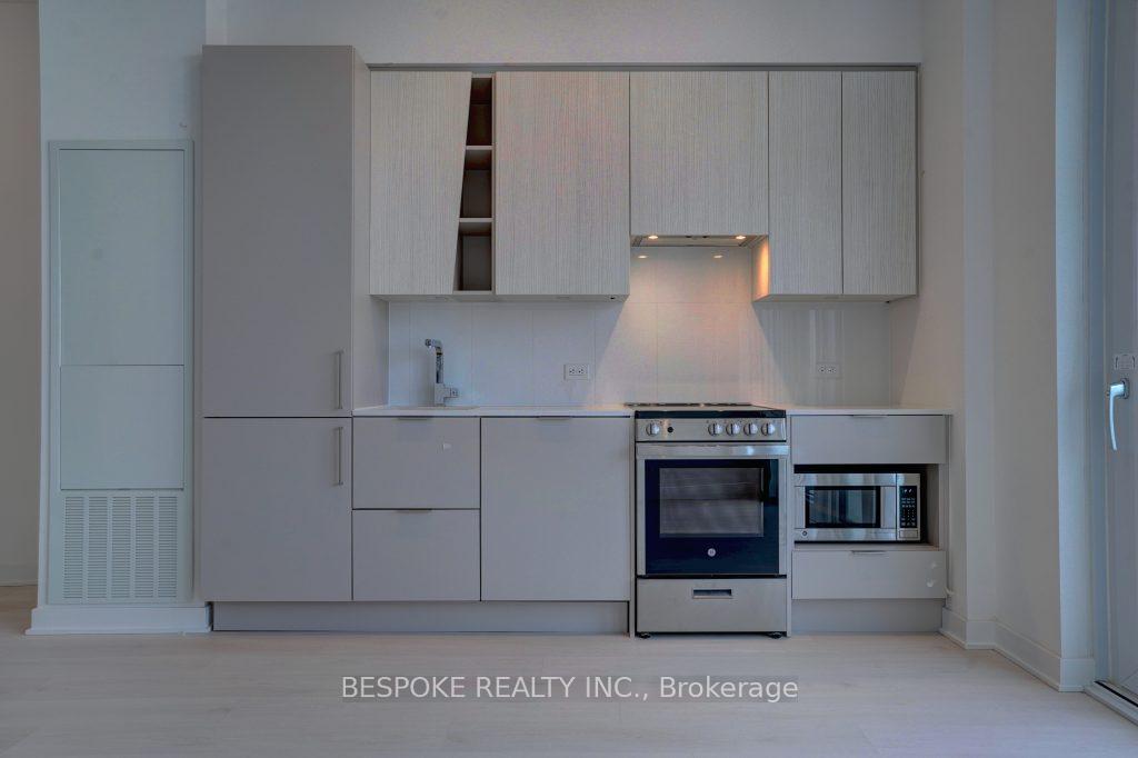2 Bedrooms Condo at 3900 Confederation, Mississauga For sale