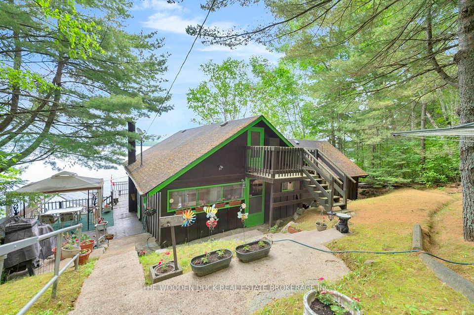 103 North Mazinaw