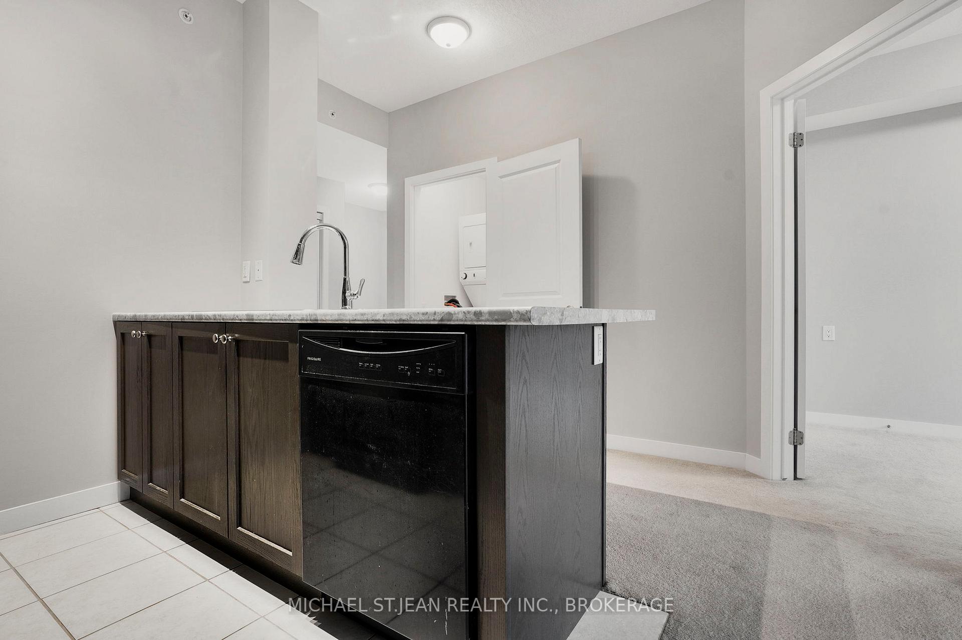 1 Bedroom Condo at 85 Robinson,  Hamilton For sale