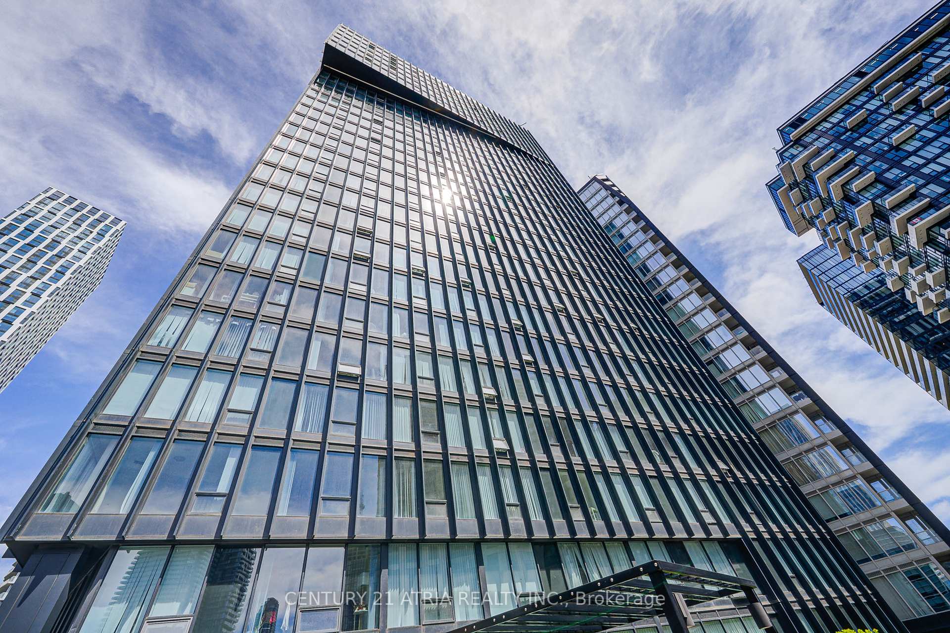 2 Bedrooms Condo at 60 Shuter, Toronto For sale