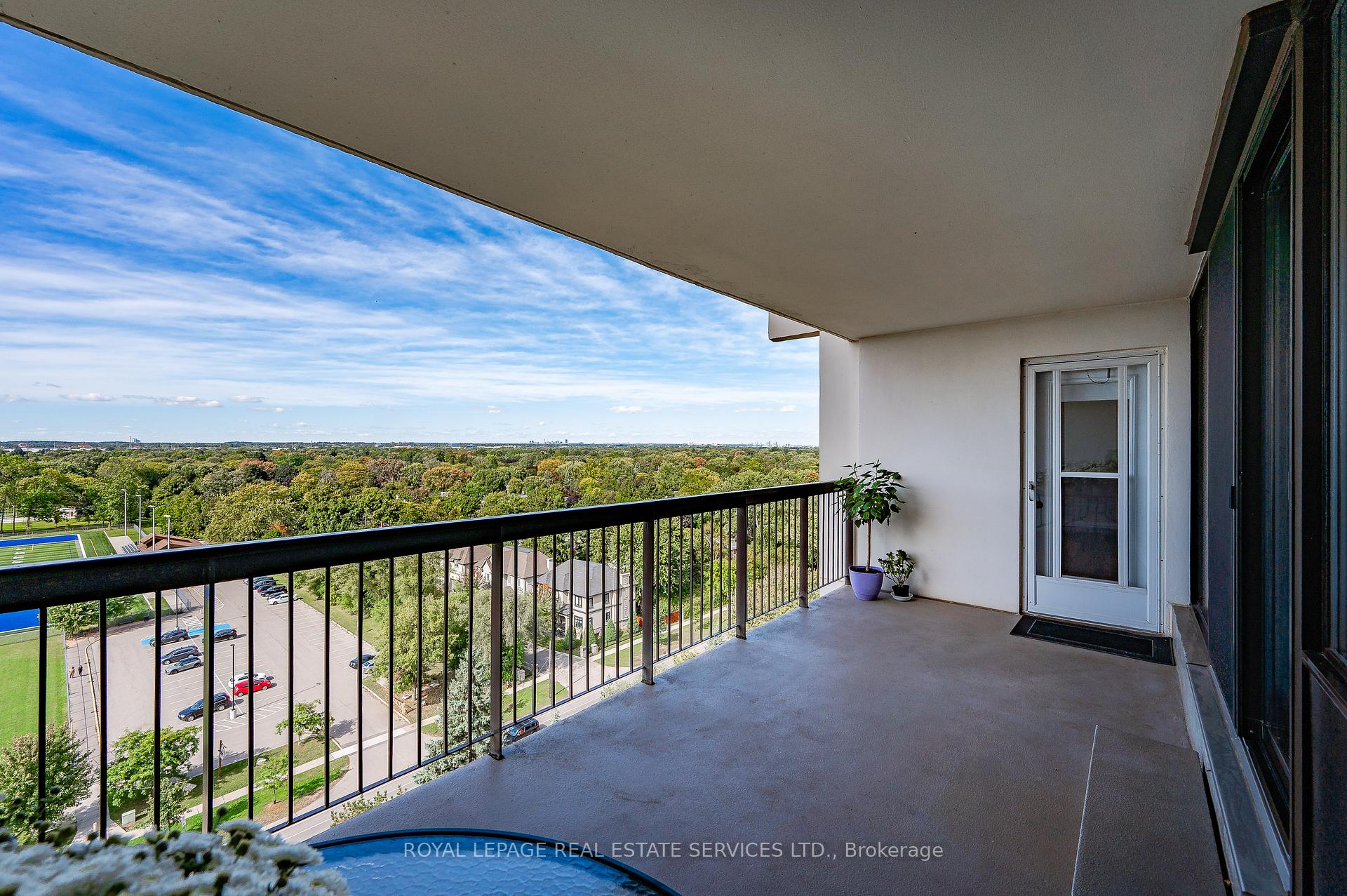 2 Bedrooms Condo at 2185 Marine,  Oakville For sale