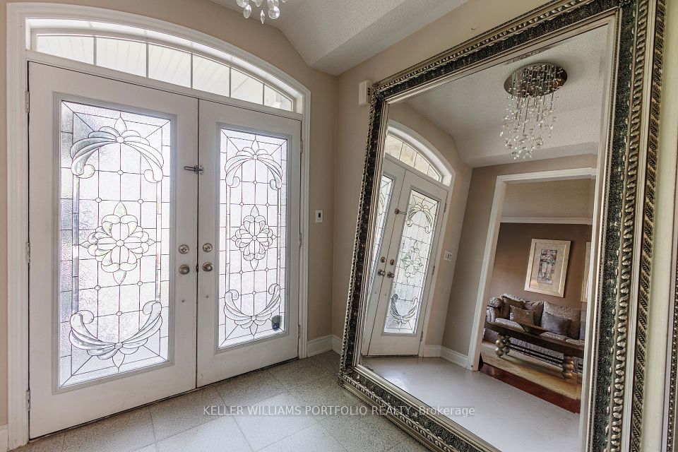 26 Louvain Drive, Brampton, ON L6P 1W6