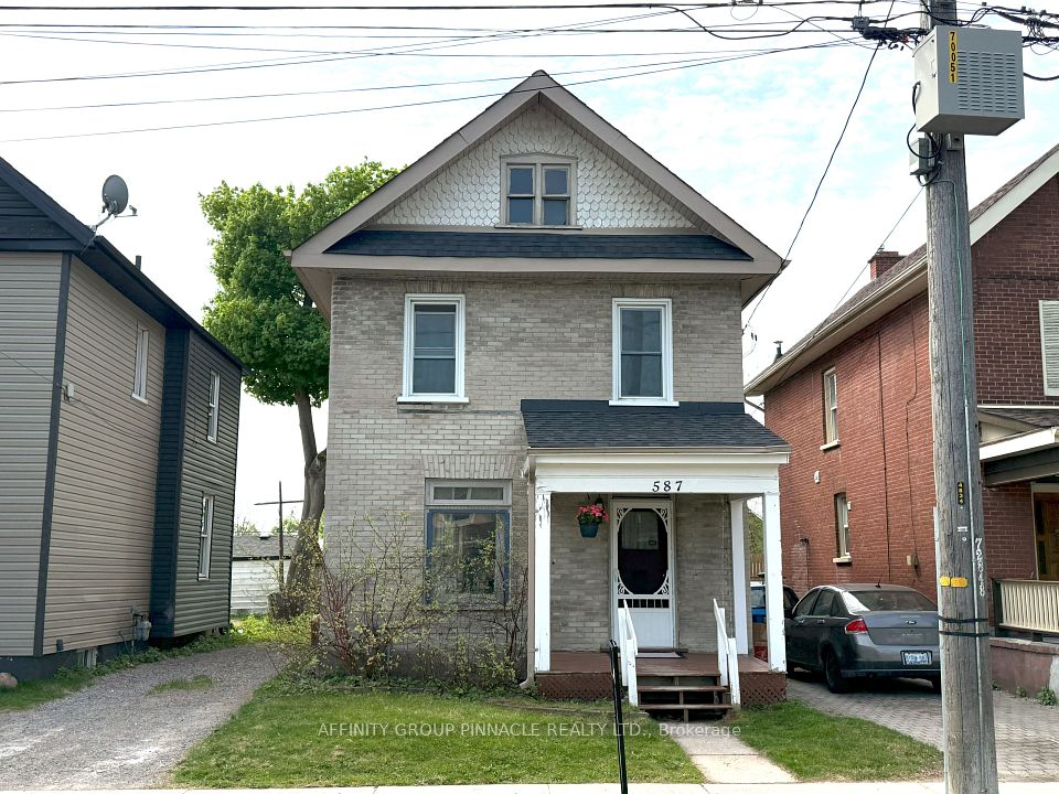 587 Chamberlain