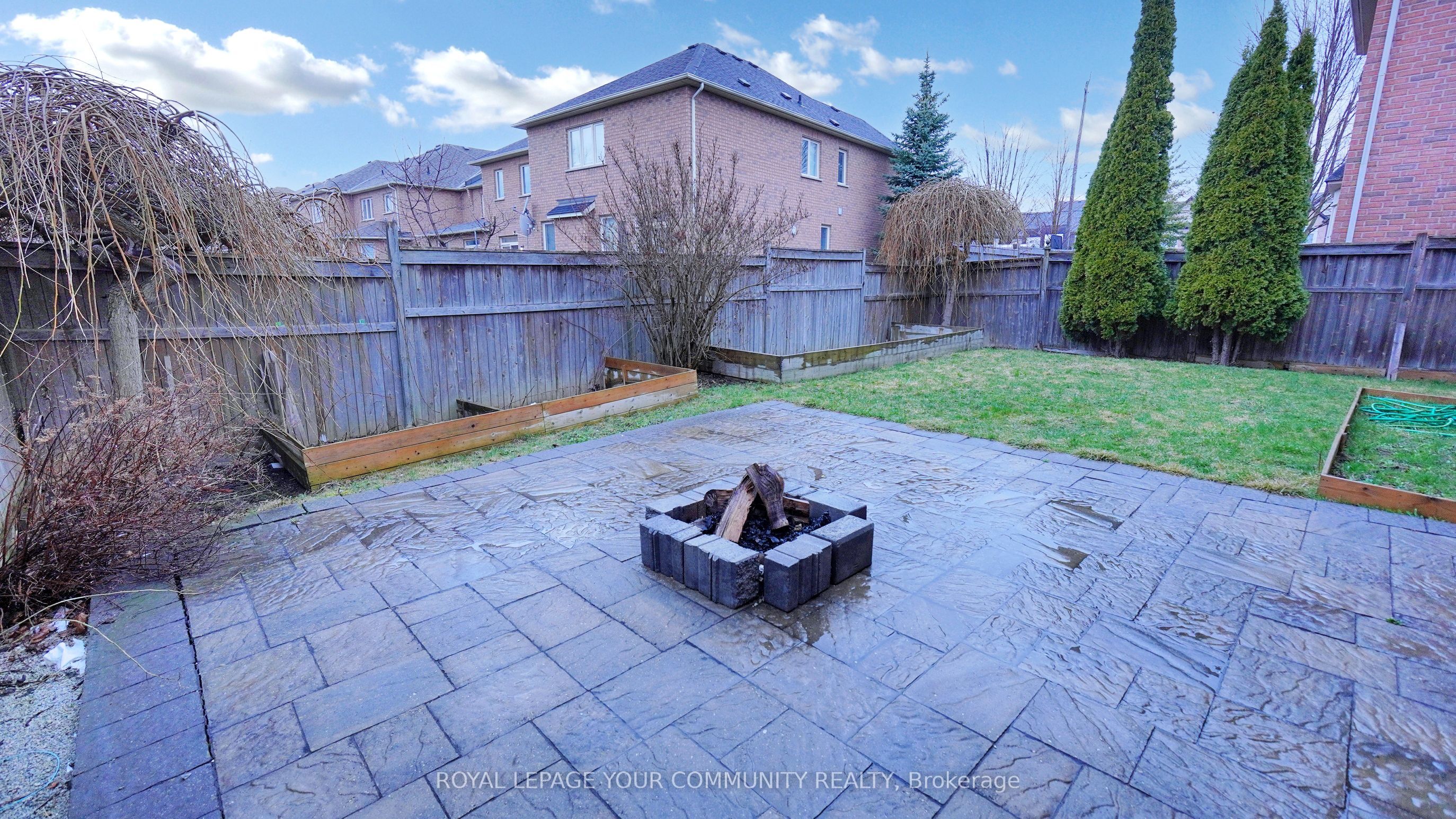100 Grand Oak Drive, Richmond Hill, ON L4E 4A6